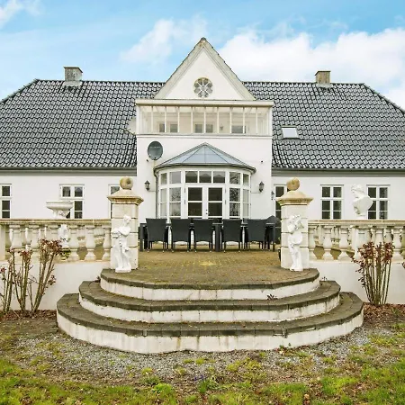 Holiday home V